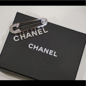 Chanel pin brooch